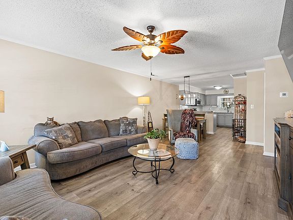 2nd image of 180 Parkway Ln. #180