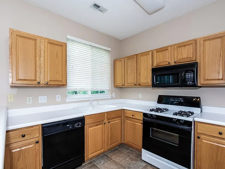 8707 Meadowmont View Dr — Photo 8
