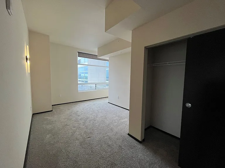 Galaxie High Rise Apartments — Photo 177
