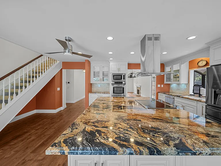 561 Walter Ave — Photo 27