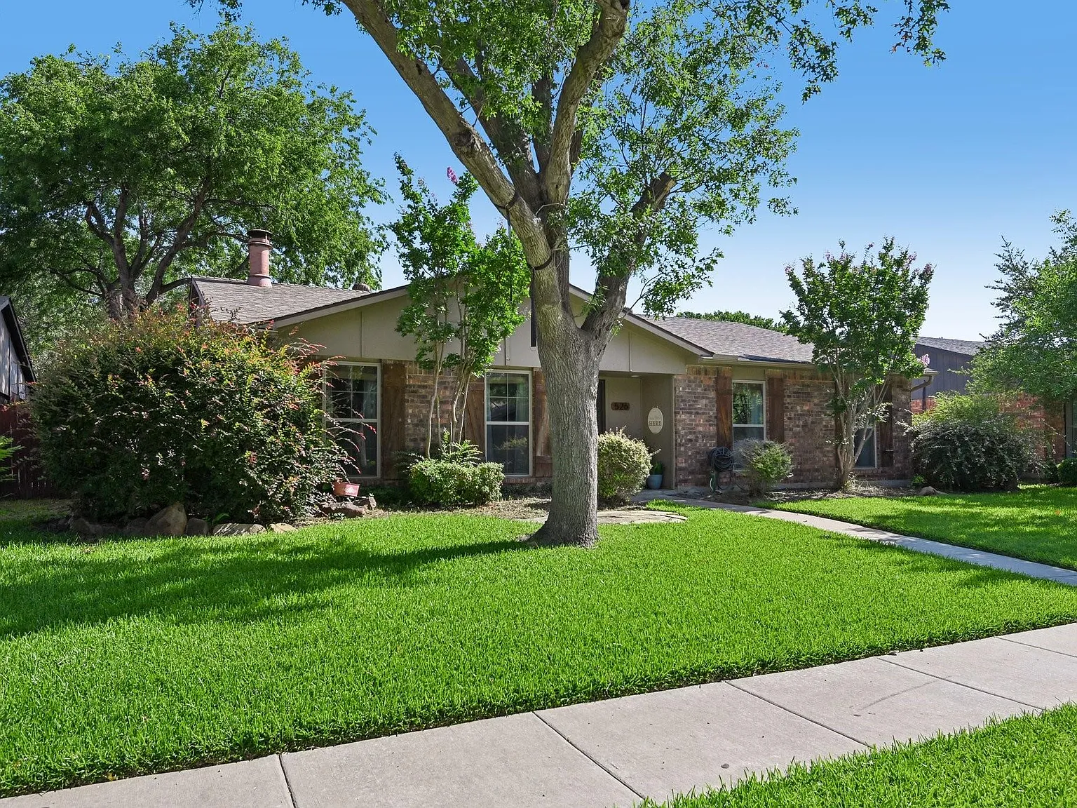 3 bed, 1484 sqft, $2,800 — Photo 2