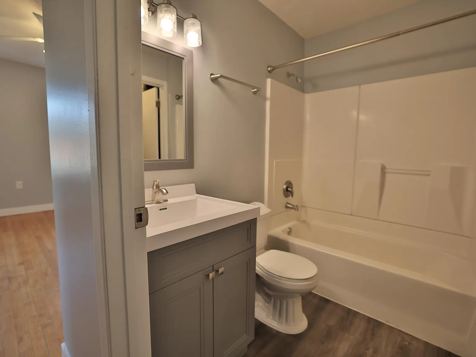 1 bed, 775 sqft, $1,200 — Photo 3