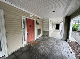 3250 Fairfield Ave APT 103, Bridgeport, CT 06605