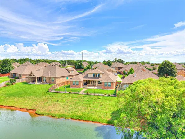 19420 Crest Ridge Dr, Edmond, OK 73012