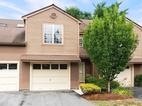 200 Ridgefield Cir #C, Clinton, MA 01510
