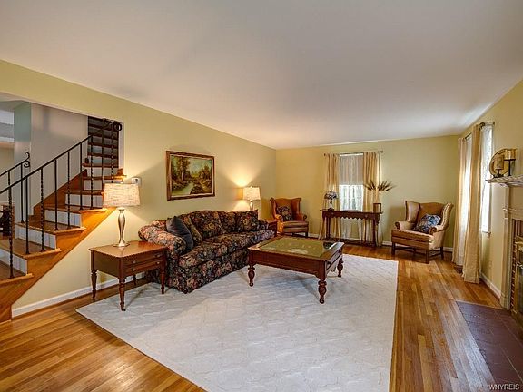 2nd image of 30 Jamstead Ct