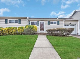 162 Morton Blvd, Plainview, NY 11803