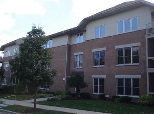 10 Ford St UNIT 106, Geneva, IL 60134