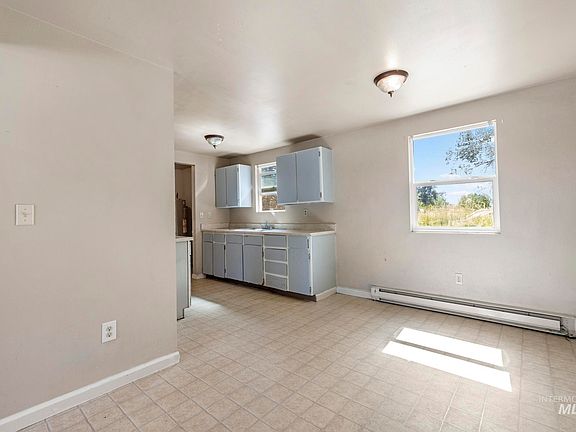 3rd image of 219 E H Ave