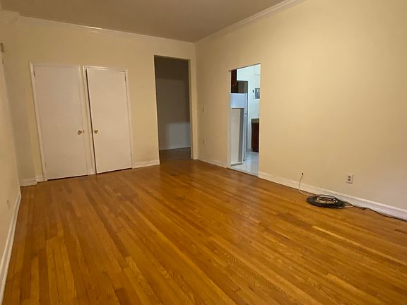 2nd image of 35 Orange St APT 1D