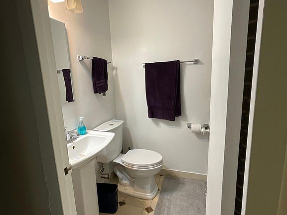 5th image of 370 W Oakdale Ave #39efahcqy