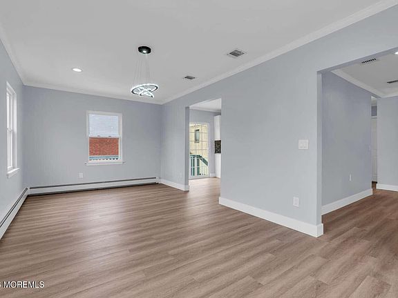 4th image of 417 Pine Street