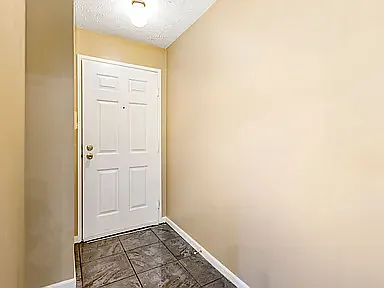 2 bed, 1080 sqft, $1,750 — Photo 2