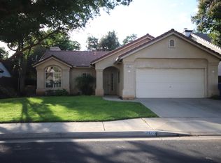 812 Hanson Ave, Clovis, CA 93611