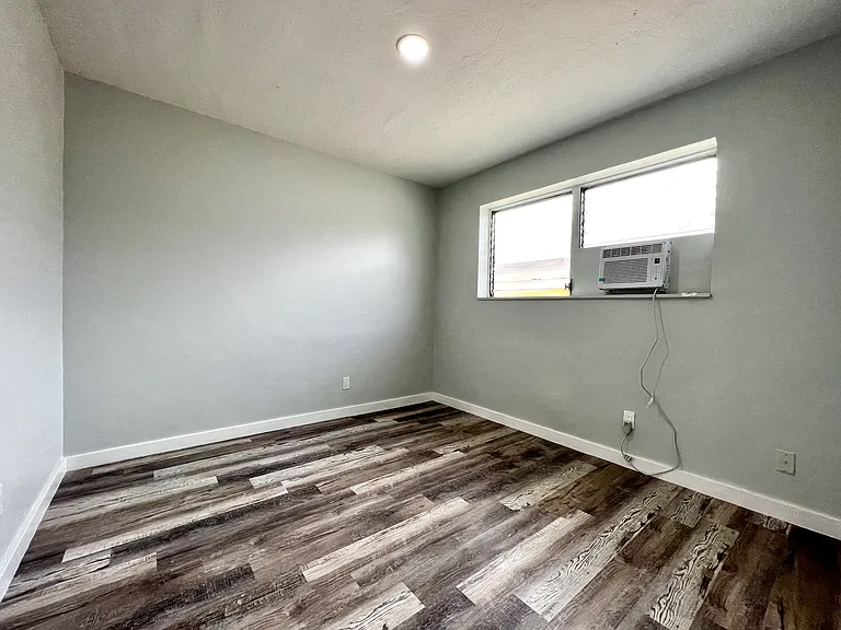 801 NW 7th Ave #1 — Photo 18
