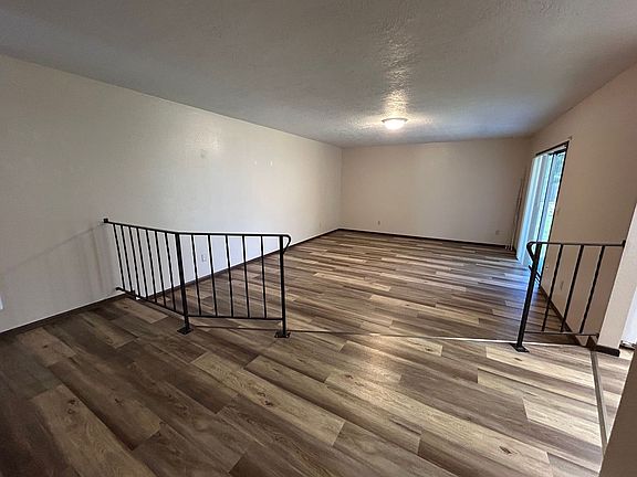 3rd image of 4007 Rosewood St