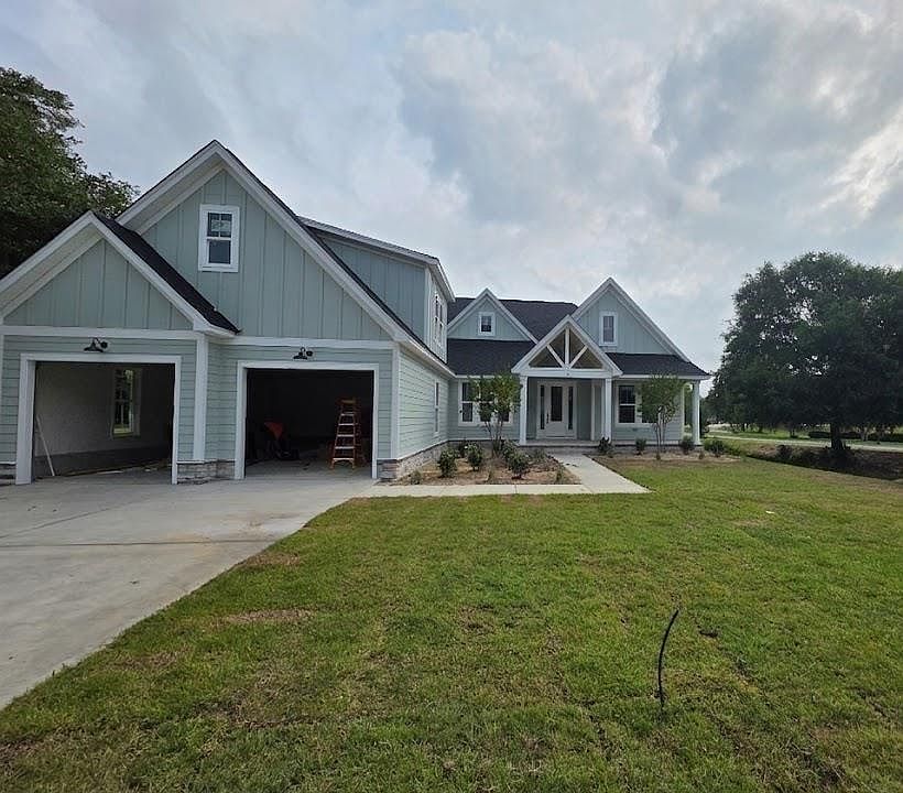 1st image of 719 Daisy Bank Circle
