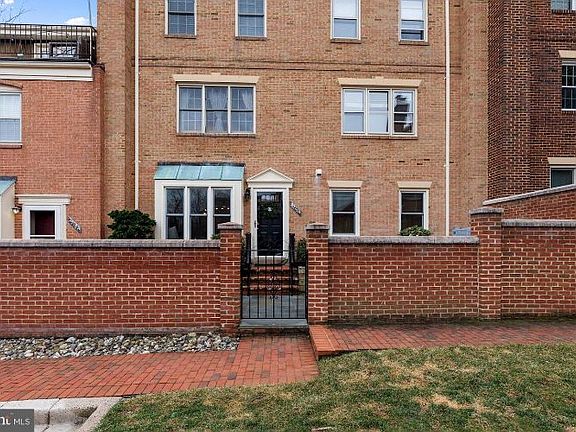 4th image of 2520 Fairfax Dr #2CIII