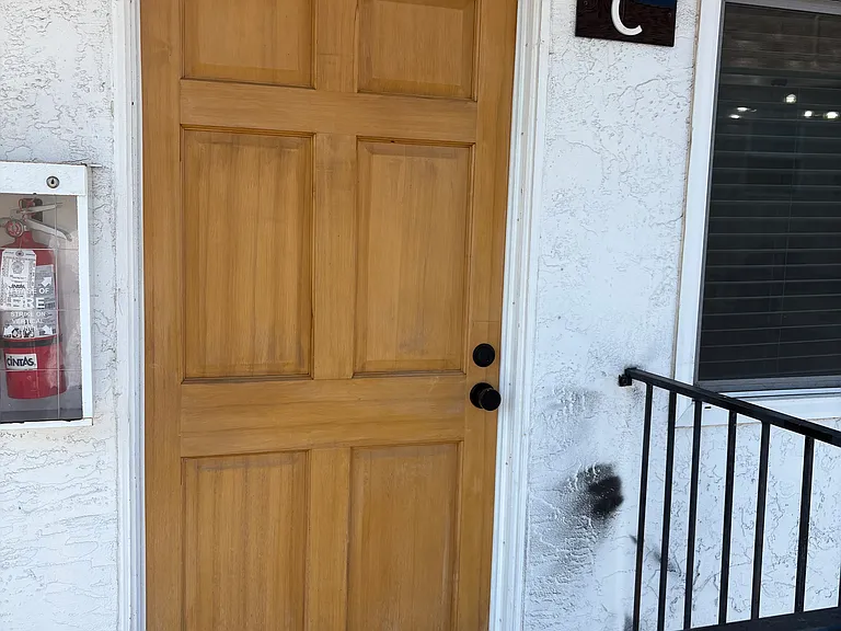 613 Florence St #C — Photo 1