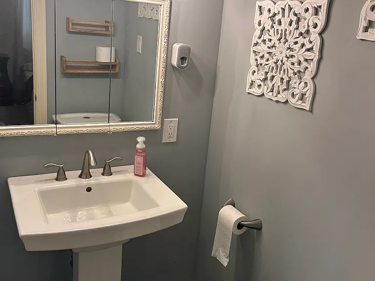 785 Lords Ln — Photo 17
