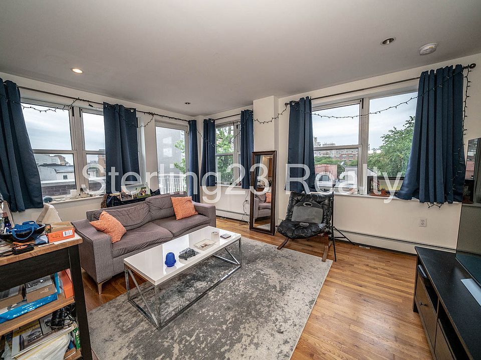 1st image of 2550 Crescent St #4CC