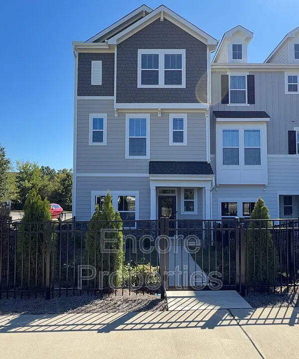 223 Pond View Ct