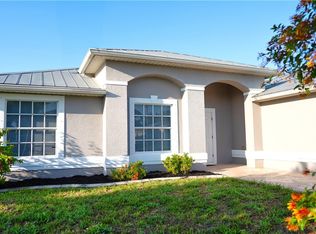 930 SW 37th Ter, Cape Coral, FL 33914