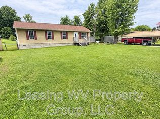 304 1st St, Milton, WV 25541
