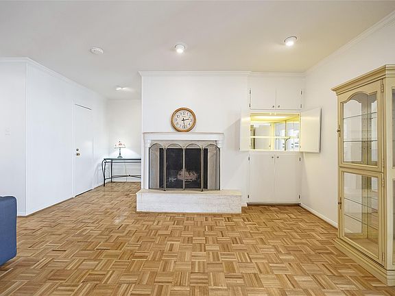 4th image of 2600 Bellefontaine St APT C22
