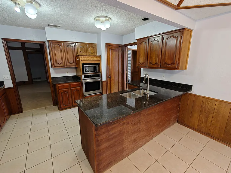 4108 Mesa Dr — Photo 32