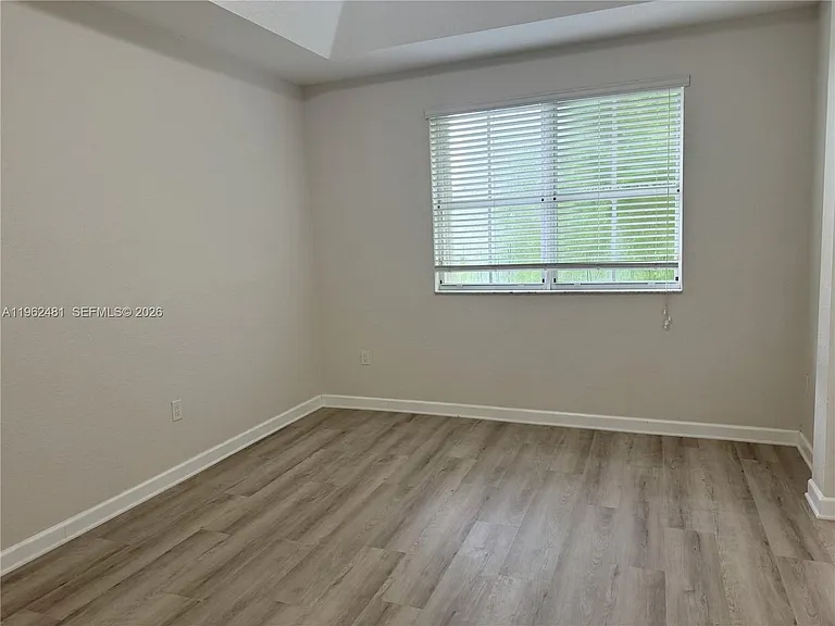 1048 NE 30th Ave #1048 — Photo 13