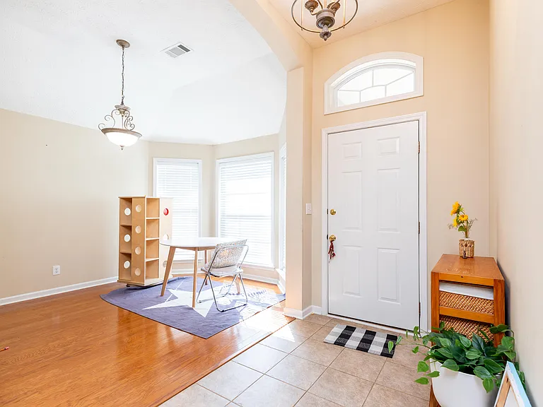 9260 Harrington Cir — Photo 5