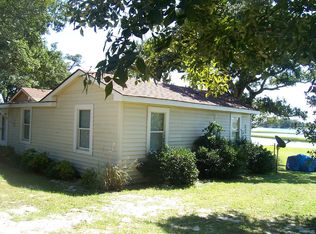 236 Peninsula Manor Rd, Hubert, NC 28539