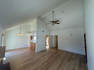 1874 Suntree Ln, Simi Valley, CA 93063