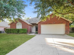 6504 Towne Park Dr, North Richland Hills, TX 76180