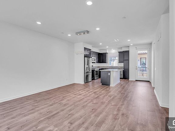 5th image of 1619 E Lincoln Ave