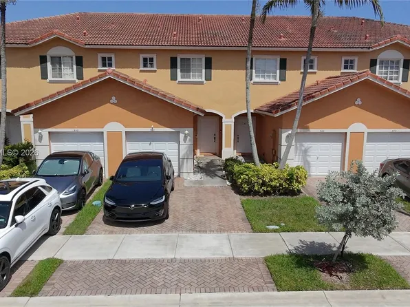 550 Saint Tropez Ln, Margate, FL 33068