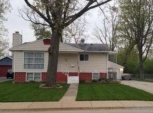 98 Wren Rd, Carpentersville, IL 60110