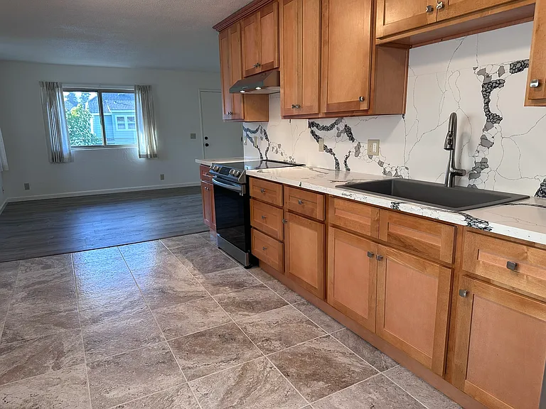 125 Neary St #10 — Photo 4