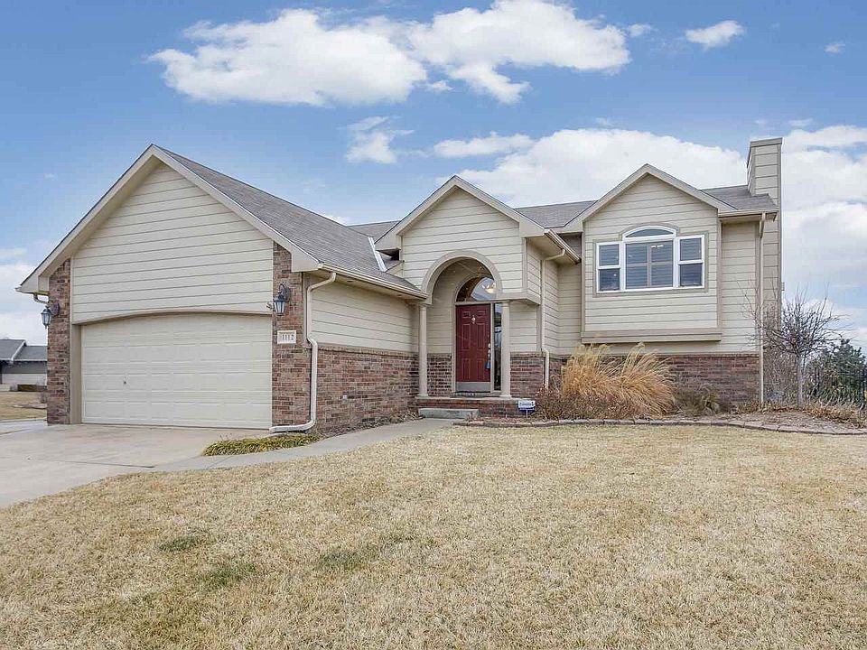 1st image of 1112 W Basswood Dr
