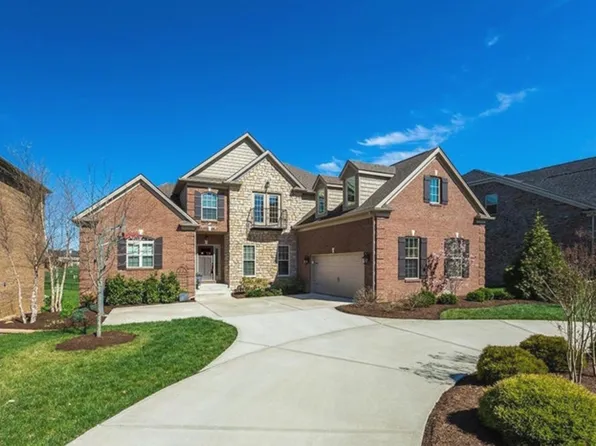472 Weston Park, Lexington, KY 40515