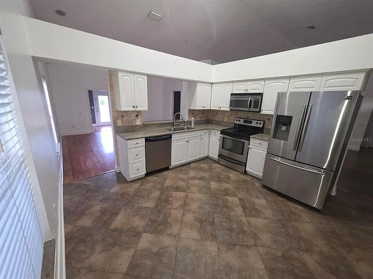6018 Charloma Dr — Photo 3