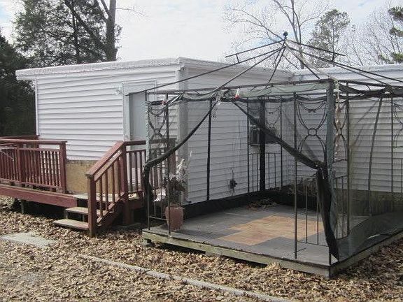 3rd image of 802 Lakeview Dr