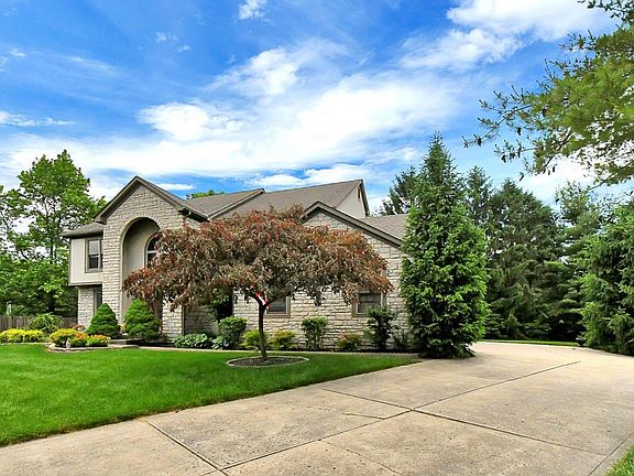 2nd image of 831 Wackeman Ct