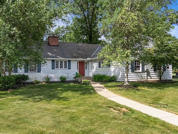 2nd image of 1541 Edgewood Dr