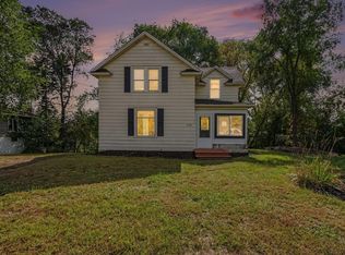1170 Stoughton Ave, Chaska, MN 55318