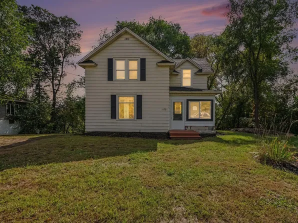 1170 Stoughton Ave, Chaska, MN 55318