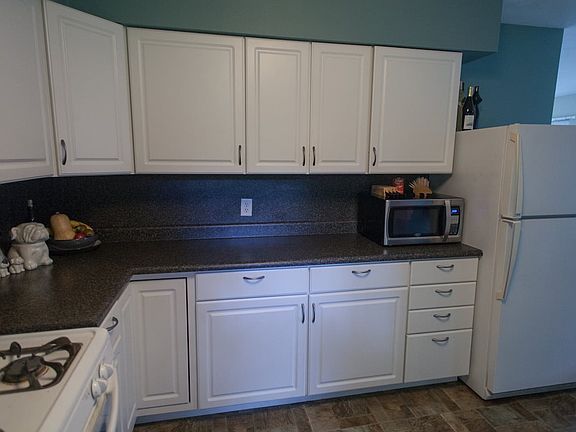 4th image of 477 Skyline Dr