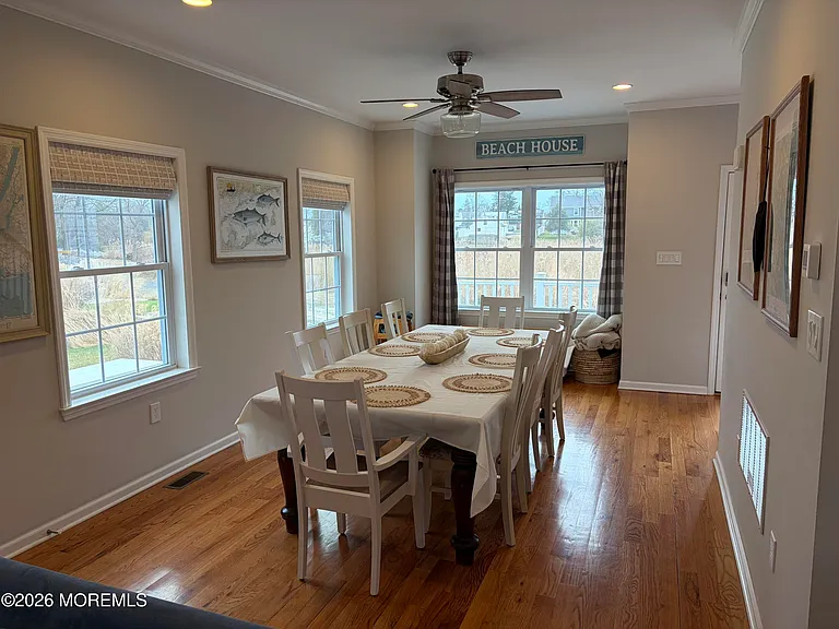 504 N Lake Dr — Photo 12