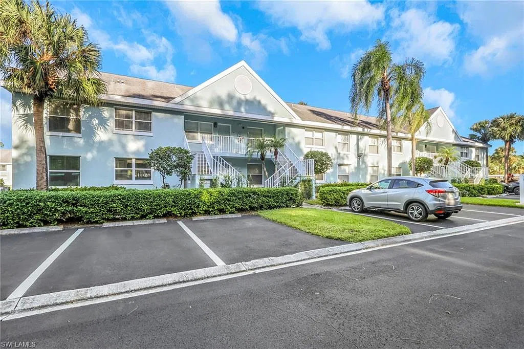 2 bed, 2.0 bath, 1207 sqft, $3,500 — Photo 2